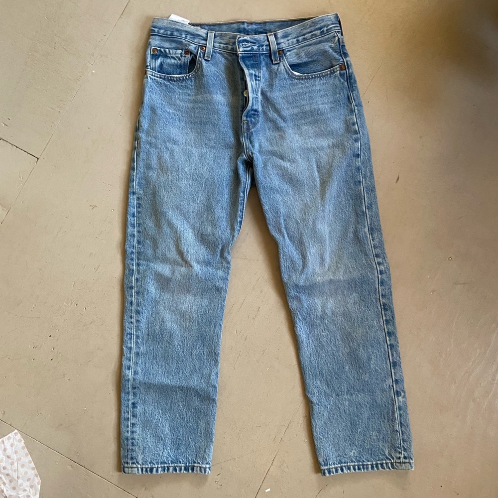 Levi’s 501 Ankle Jeans Light Wash Button Fly 28W 26L